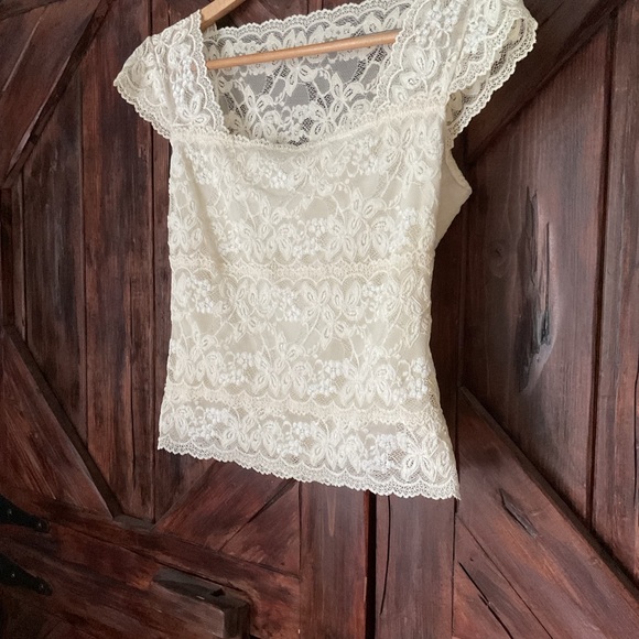 Neiman Marcus Hanky Panky Sweet Lace Top - Picture 4 of 11